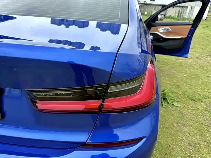 BMW 320i - миниатюра 6