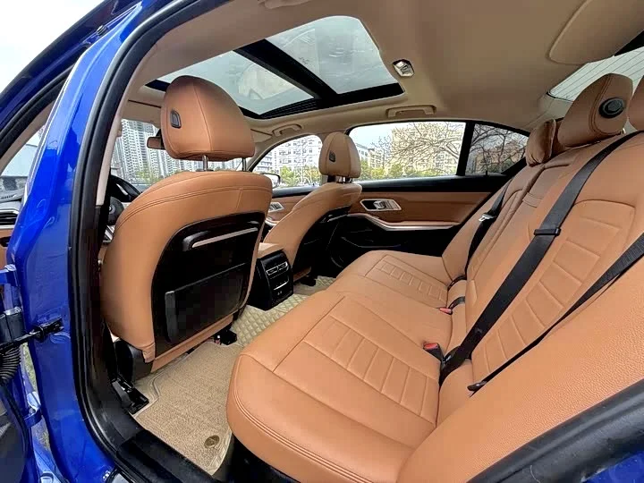 BMW 320i - миниатюра 13