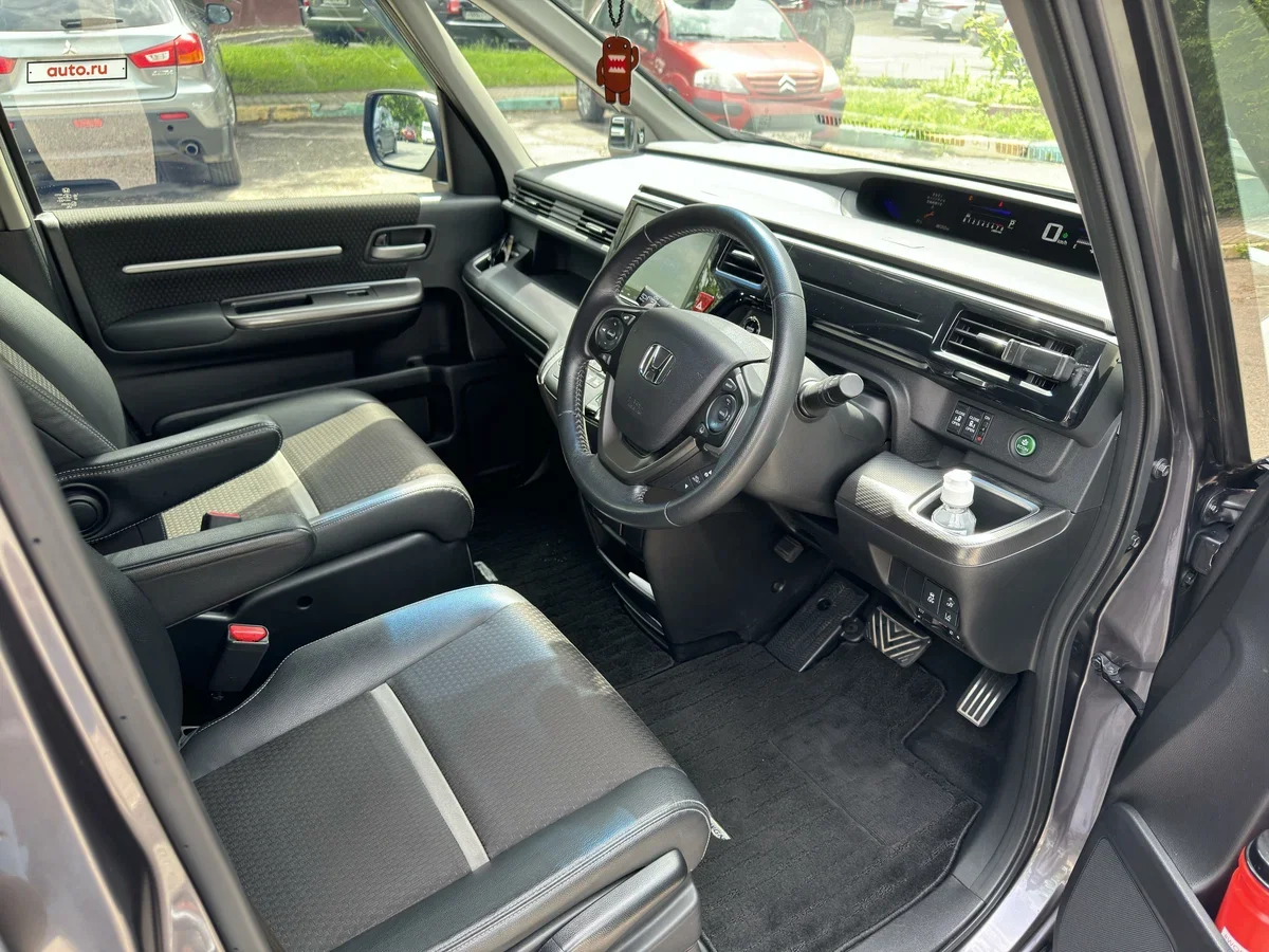 Honda StepWagon SPADA - миниатюра 8