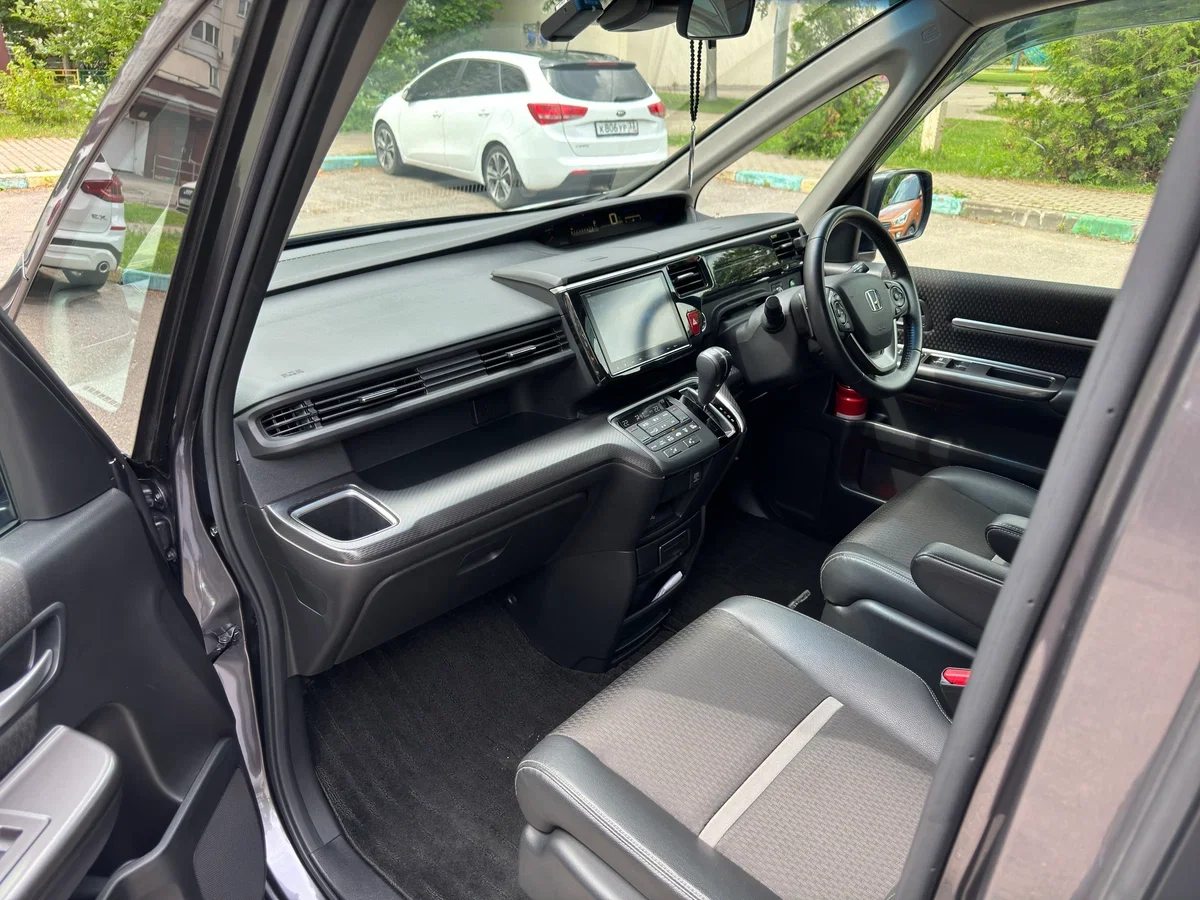 Honda StepWagon SPADA - миниатюра 9