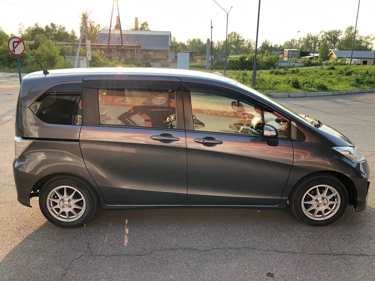 Honda Freed - миниатюра 3