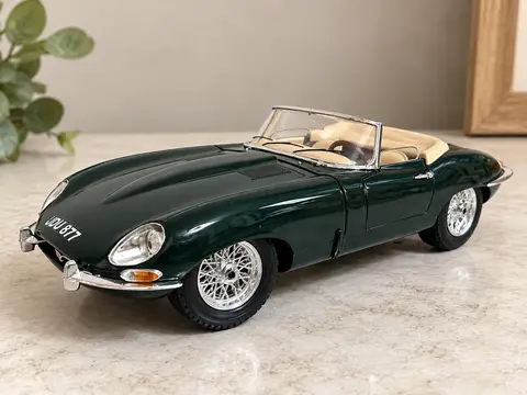 Коллекционная масштабная модель Jaguar E-Type