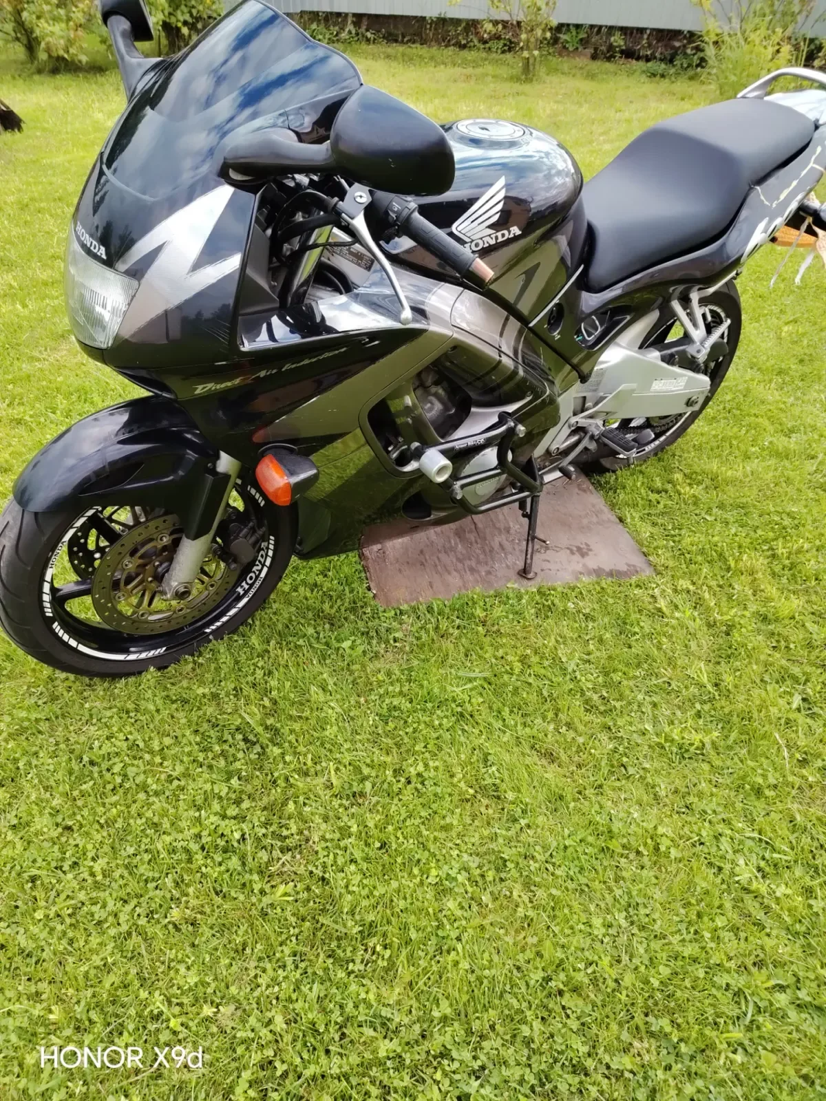 Honda CBR600F3 - изображение 1