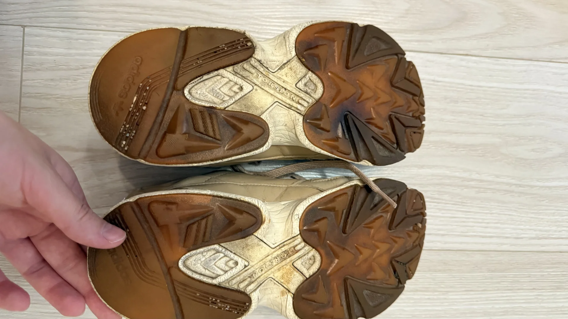 Кроссовки Adidas Falcon 41 - миниатюра 3