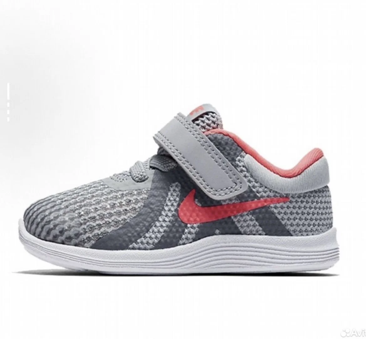 Детские кроссовки Nike Revolution оригинал 23,5eu - изображение 1