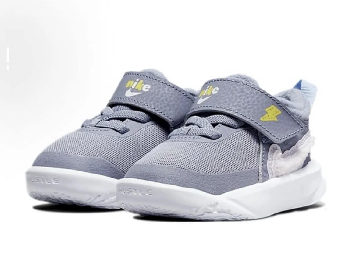 Кроссовки детские Nike Team Hustle D10 Dream ориг - изображение 1