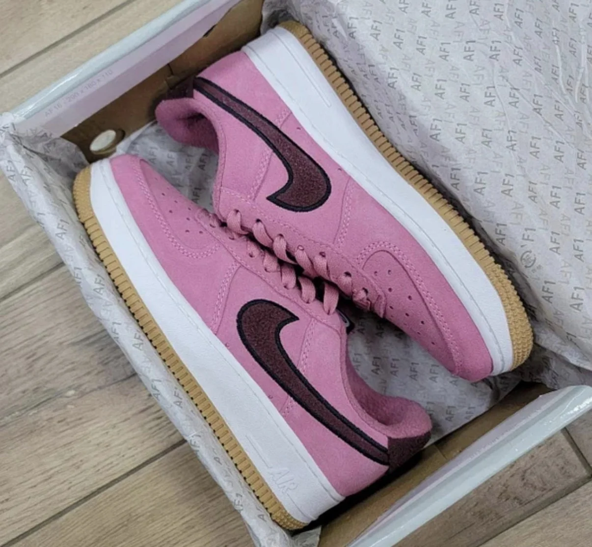 Кроссовки Nike Air Force 1'07 SE Pink (замшевые) - миниатюра 4