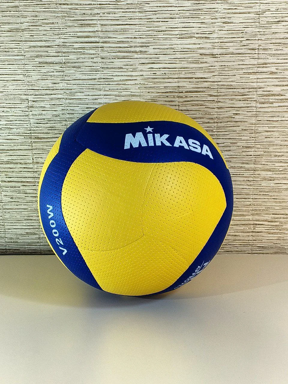 Волейбольный мяч Mikasa V200W - миниатюра 3