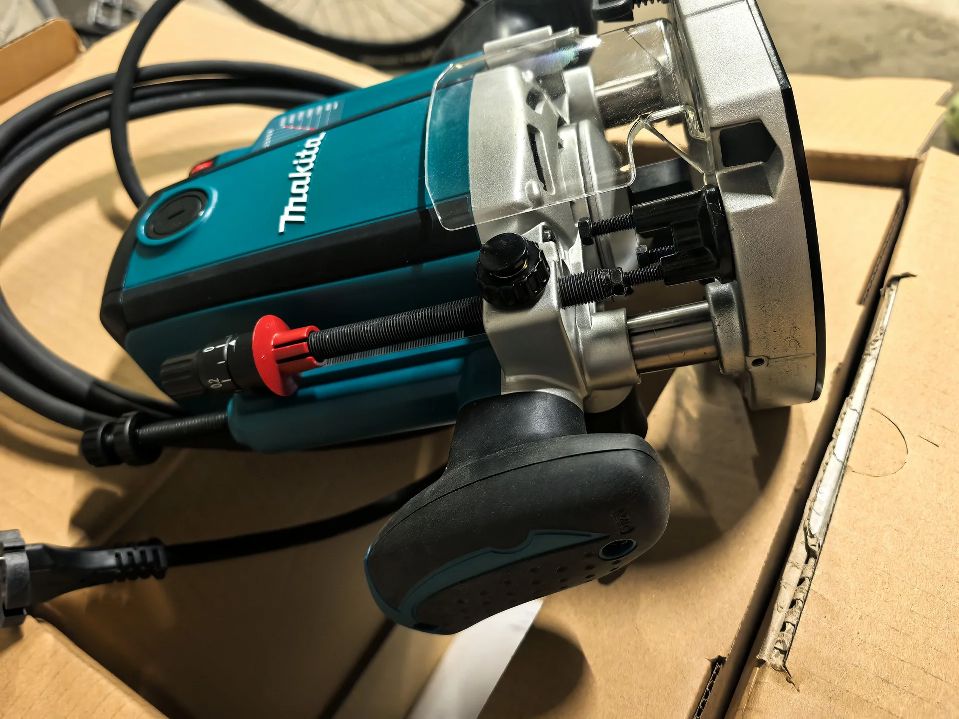 Фрезер Makita RP2301FCX - миниатюра 4
