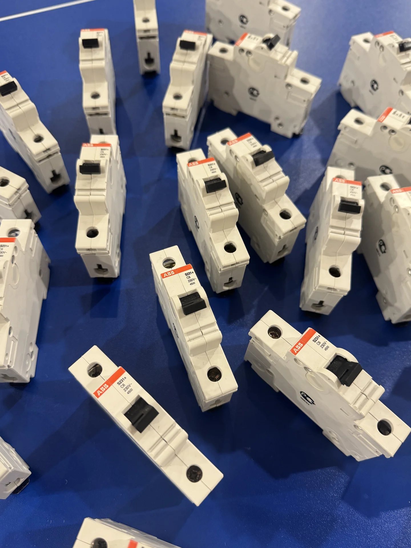 Автоматический выключатель ABB S231R C6 - миниатюра 9