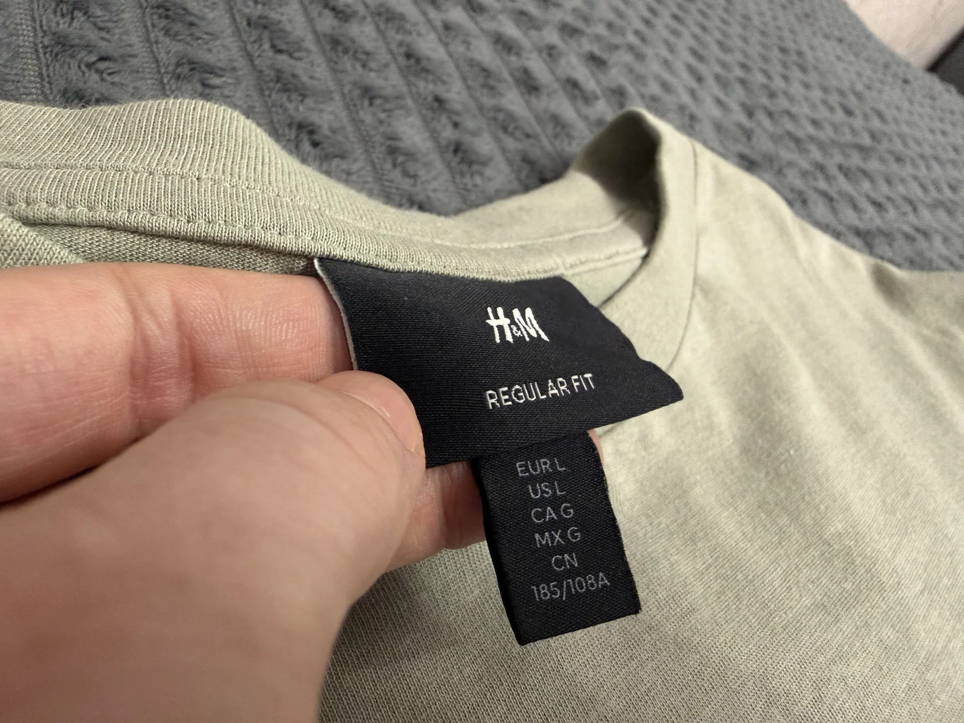 Футболка H&M базовая (унисекс, размер L) - миниатюра 2