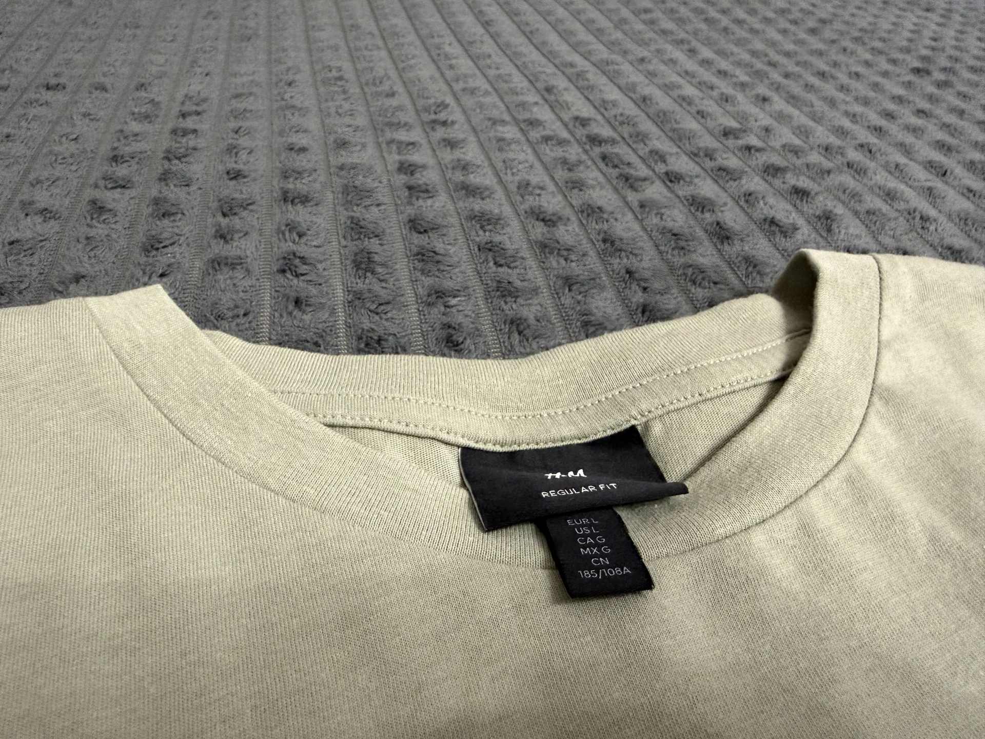 Футболка H&M базовая (унисекс, размер L) - миниатюра 7