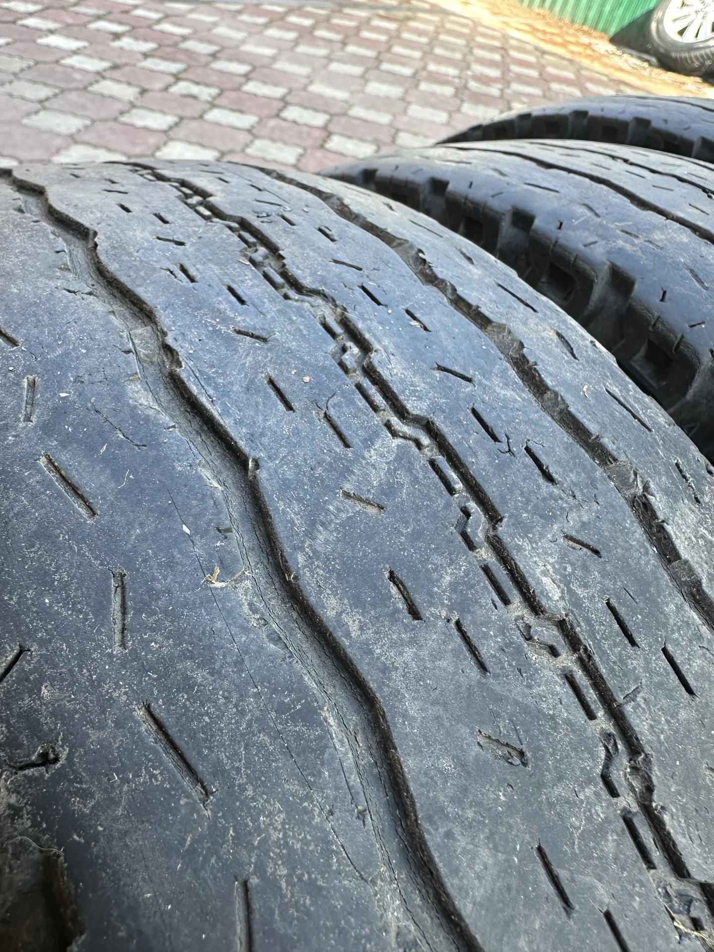 Bridgestone duravis R630 215 70 r15c - миниатюра 3