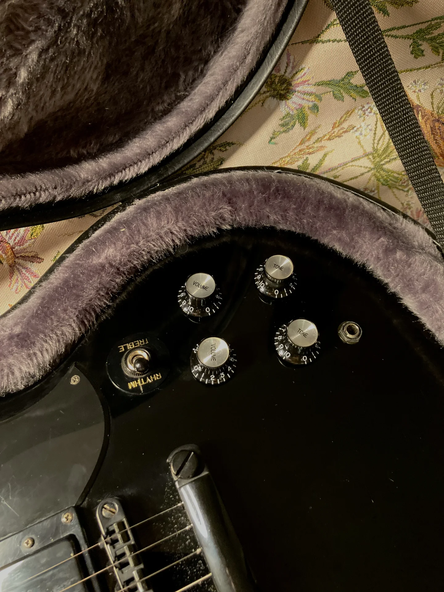 Epiphone Tony Iommi Korea Gibson Pickups +кейс - миниатюра 5