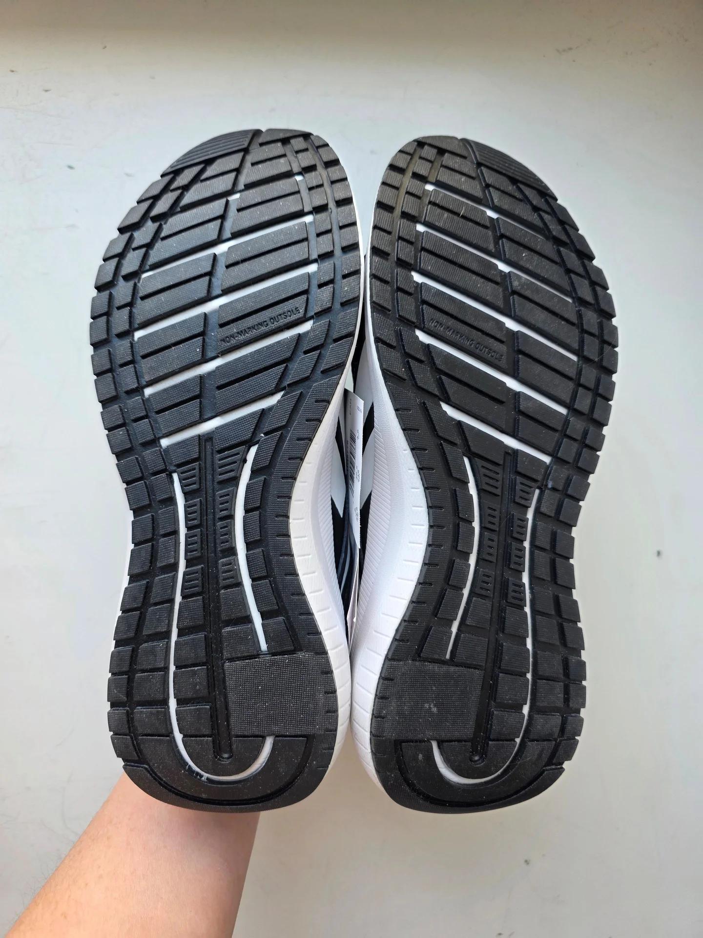 Новые кроссовки Reebok - миниатюра 3
