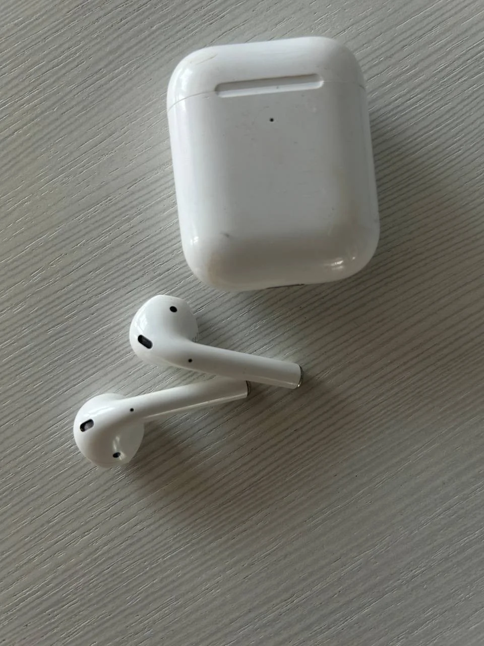 Наушники AirPods LE - миниатюра 2
