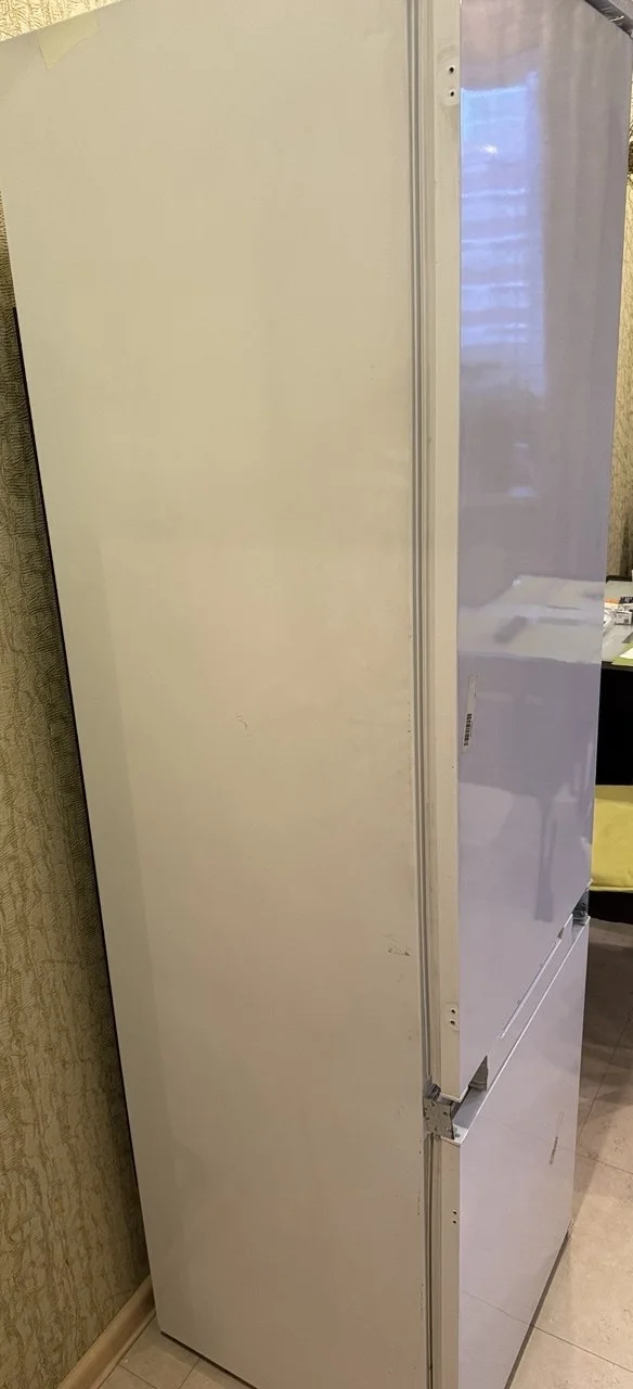 Холодильник Hotpoint на запчасти или ремонт - миниатюра 3
