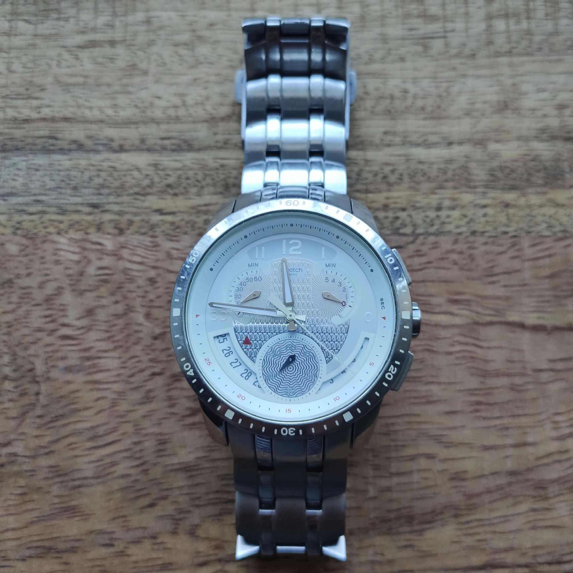 Наручные часы Swatch стального цвета. - изображение 1