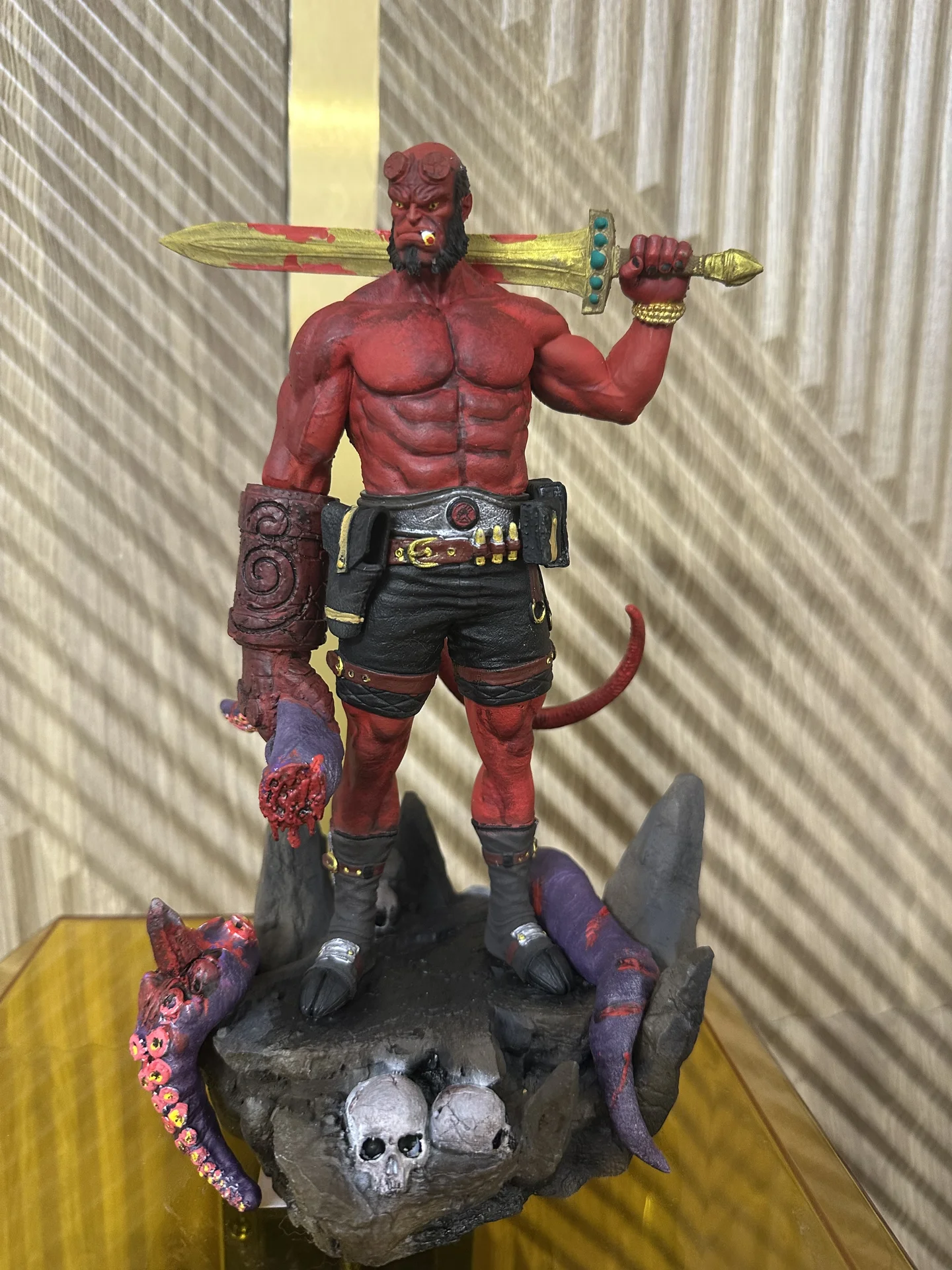 Коллекционная статуэтка Hellboy (Хеллбой) - изображение 1