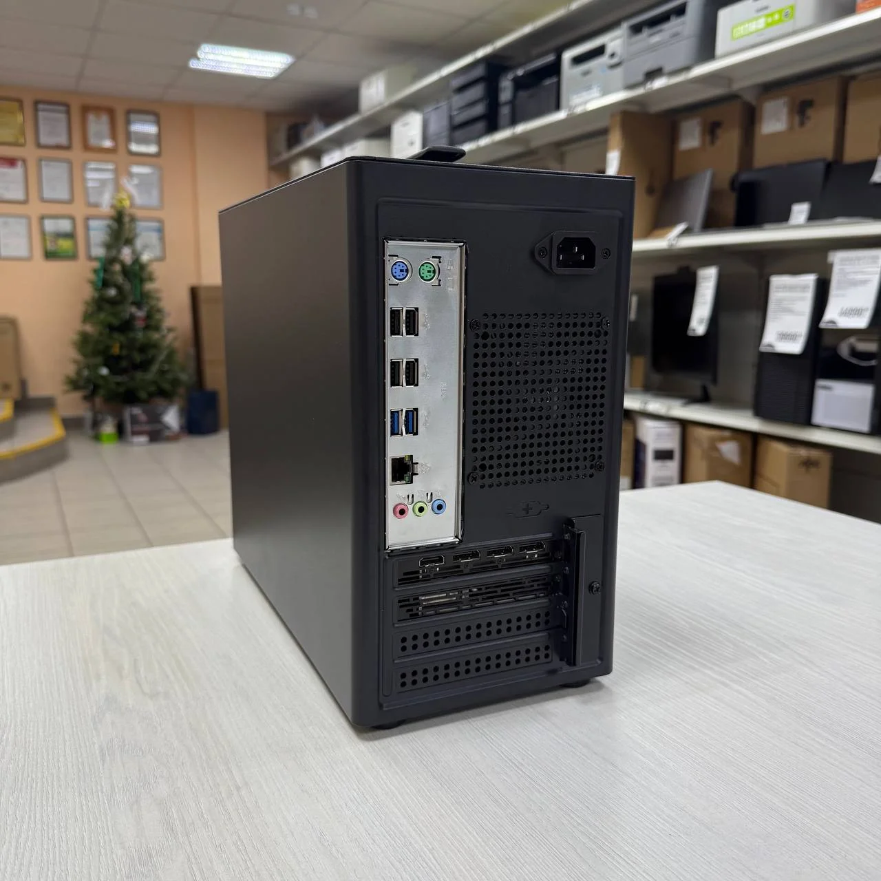 Игровой пк e5-2690v4, Radeon VII, 32 DDR4, 256 SSD - миниатюра 3