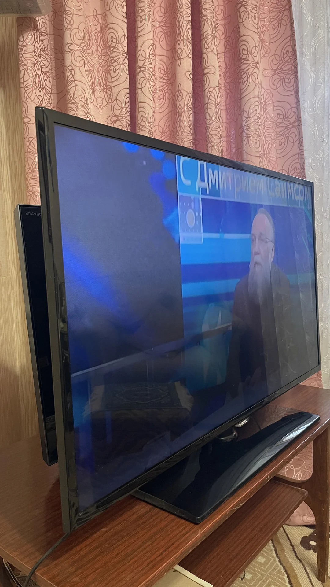 Телевизор плазма Samsung - миниатюра 2