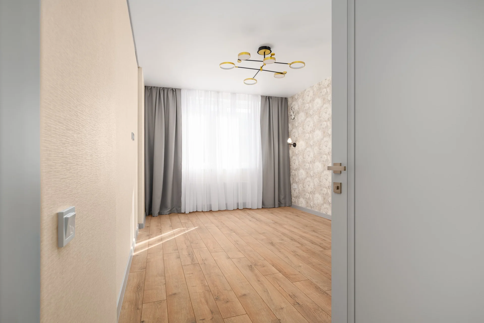 Евро 2 к с кухней-гостиной 28 кв м - миниатюра 4