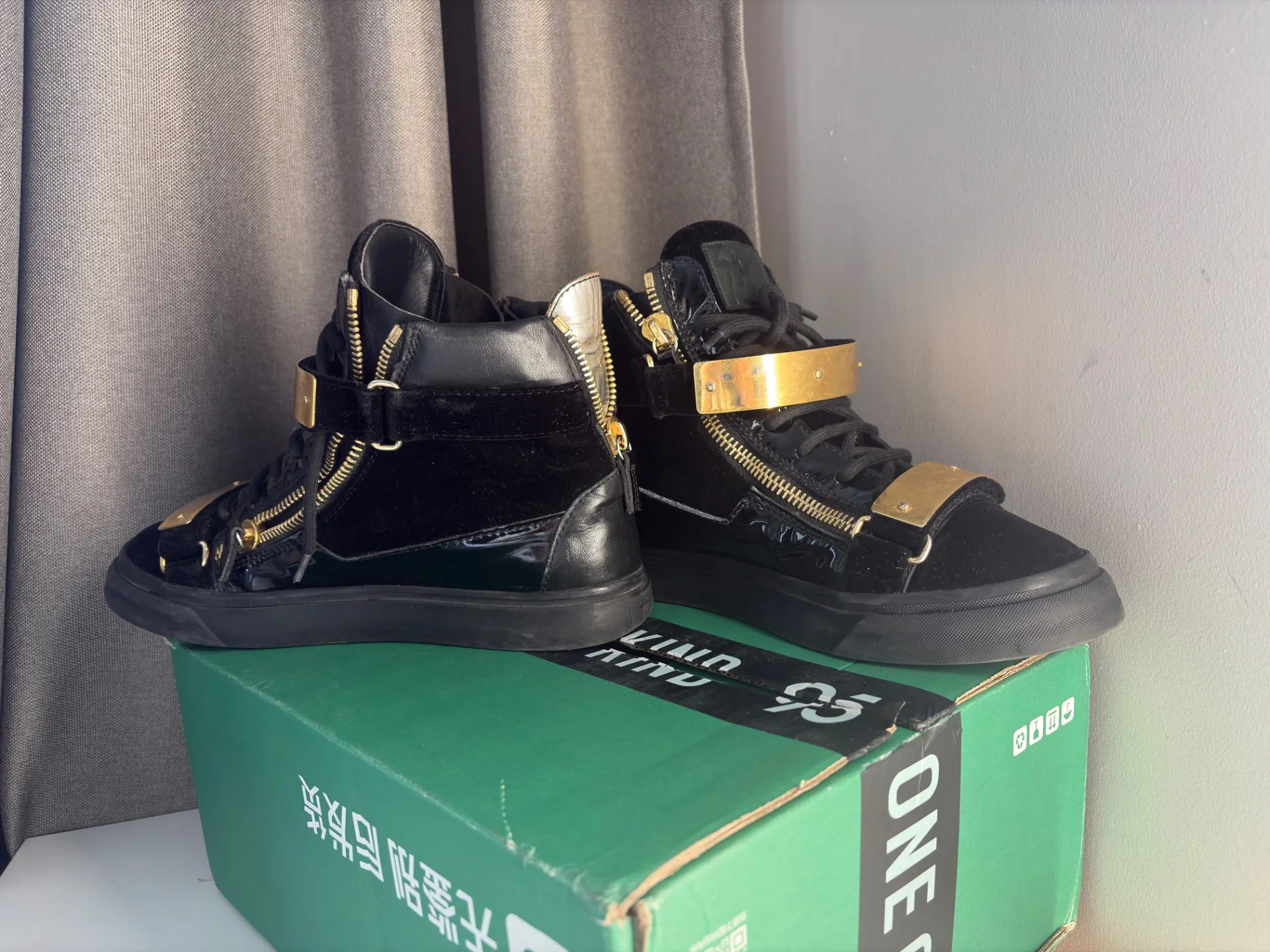Guisepe zanotti coby оригинал - миниатюра 2