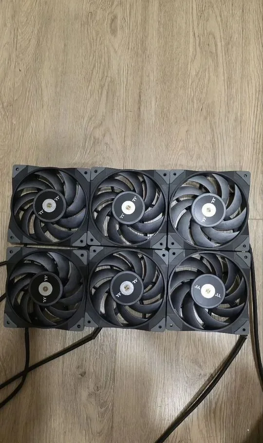 Вентиляторы для корпуса Thermaltake - изображение 1