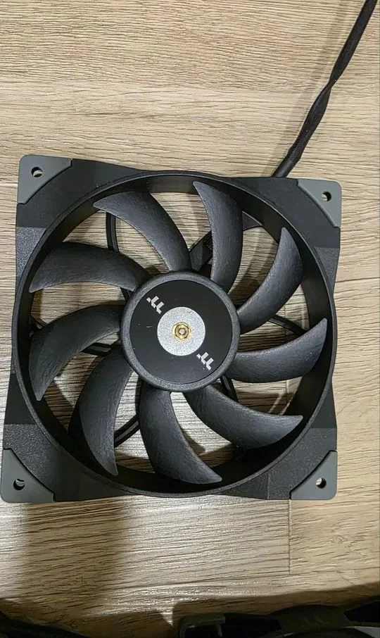 Вентиляторы для корпуса Thermaltake - миниатюра 3