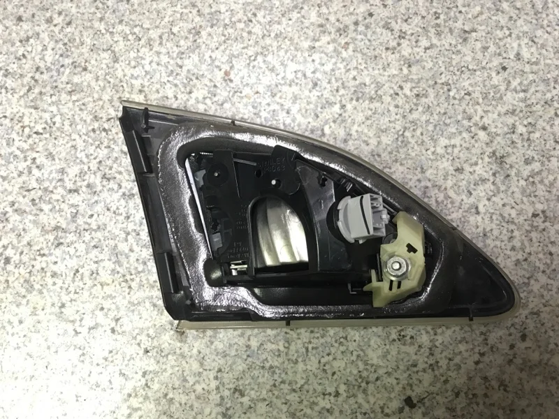 Фонарь внутренний правый Mazda 3 BL 2010 - миниатюра 2