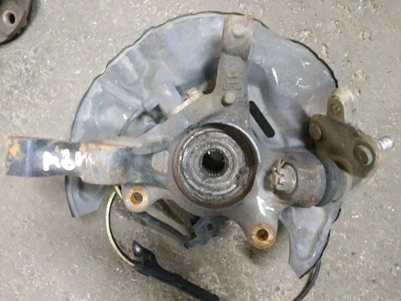 Поворотный кулак правый Toyota Avensis T250 2007 - изображение 1