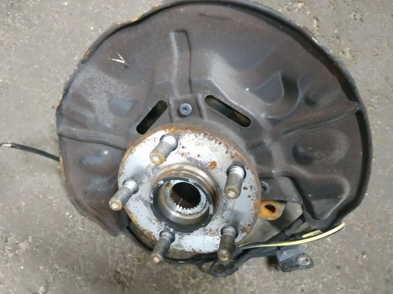 Поворотный кулак правый Toyota Avensis T250 2007 - миниатюра 2