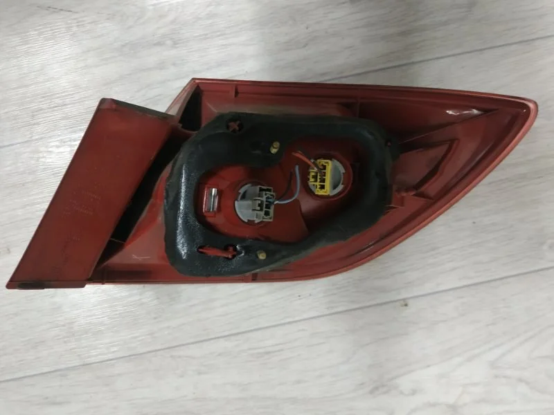 Фонарь задний левый Mazda 3 BK 2003 - миниатюра 3