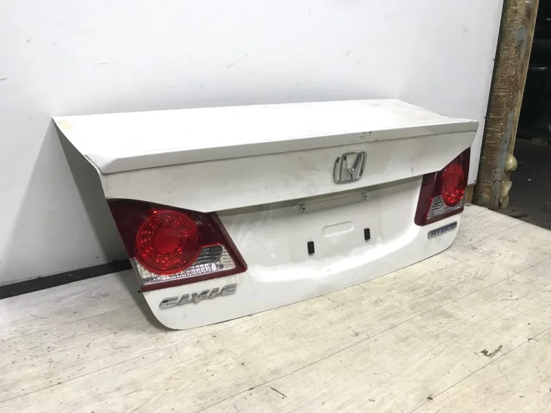 Крышка багажника Honda Civic 4D 2007 - миниатюра 4