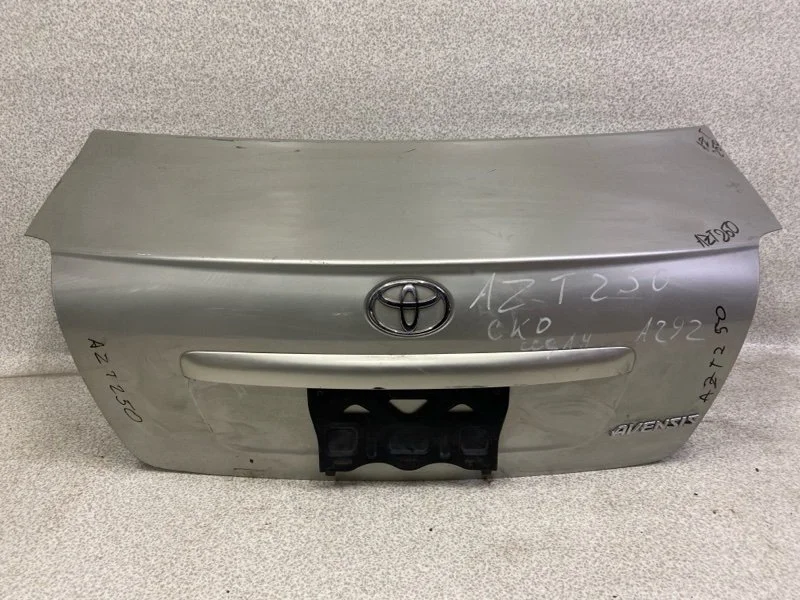 Крышка багажника Toyota Avensis T250 2007 - изображение 1