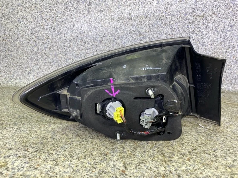 Фонарь правый Mazda 3 BK 2007 - миниатюра 4