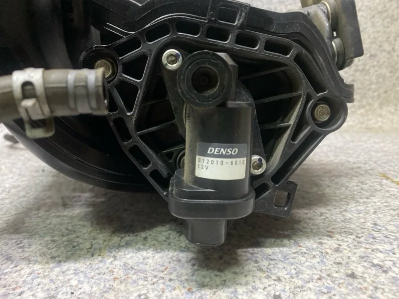 Коллектор впускной Honda Civic 4D 2007 - миниатюра 6