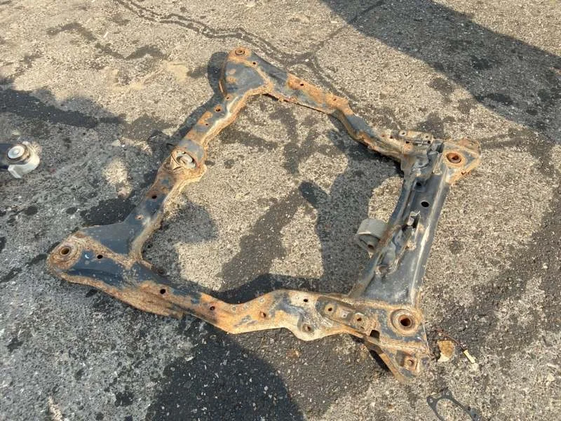 Подрамник передний Toyota Camry 40 2.5 2AR-FE - миниатюра 2