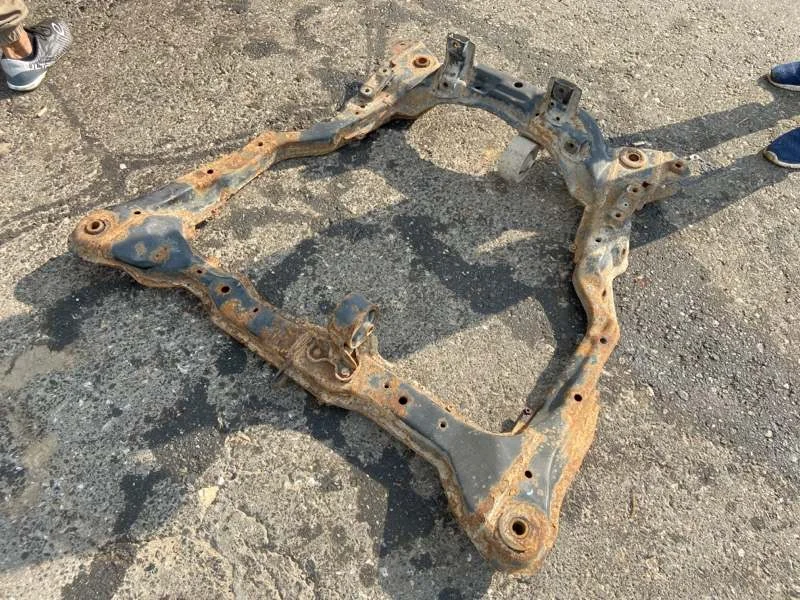Подрамник передний Toyota Camry 40 2.5 2AR-FE - миниатюра 3