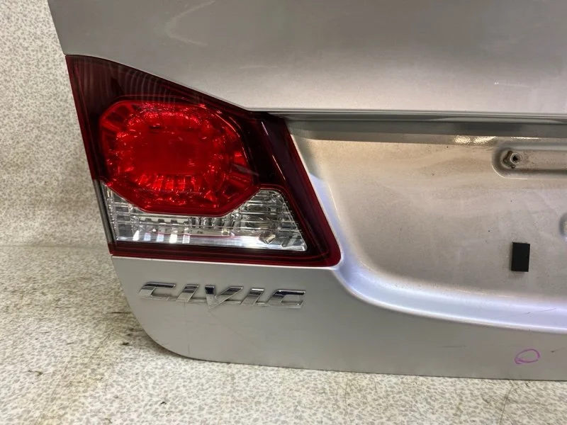 Крышка багажника Honda Civic 4D 2010 - миниатюра 2