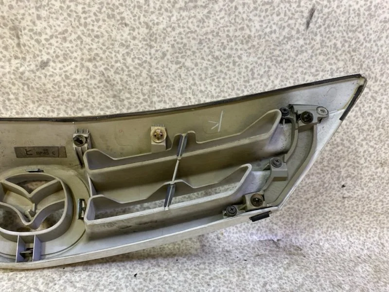 Решетка радиатора Mazda 3 BK 2005 - миниатюра 5