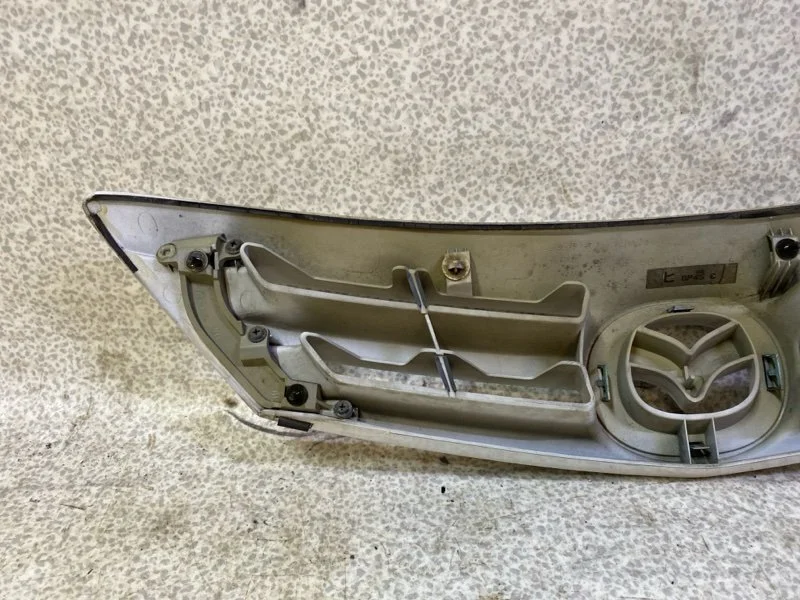 Решетка радиатора Mazda 3 BK 2005 - миниатюра 6