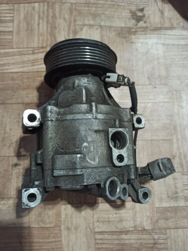 Компрессор кондиционера Toyota Corolla E120 2003 - изображение 1