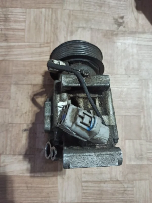 Компрессор кондиционера Toyota Corolla E120 2003 - миниатюра 2