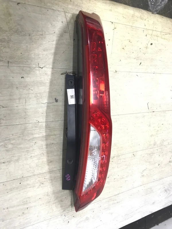 Фонарь правый Nissan X-Trail T31 2011 - миниатюра 2