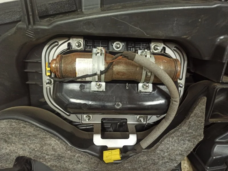Торпедо с подушкой Chevrolet Cruze J300 2011 - миниатюра 6