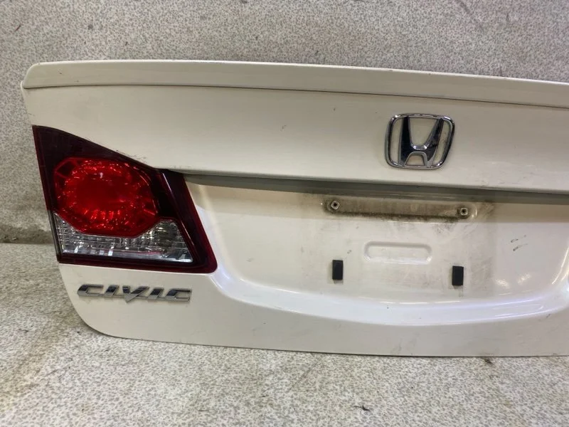 Крышка багажника Honda Civic 4D 2010 - миниатюра 3