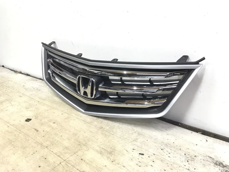 Решетка радиатора Honda Accord 8 - миниатюра 2