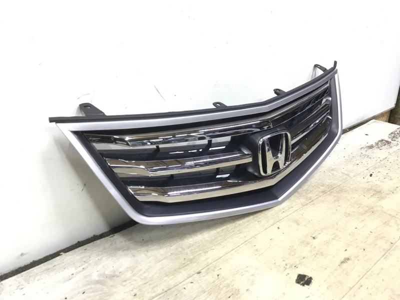 Решетка радиатора Honda Accord 8 - миниатюра 3