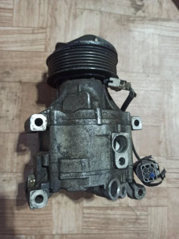 Компрессор кондиционера Toyota Corolla E120 2003 - изображение 1